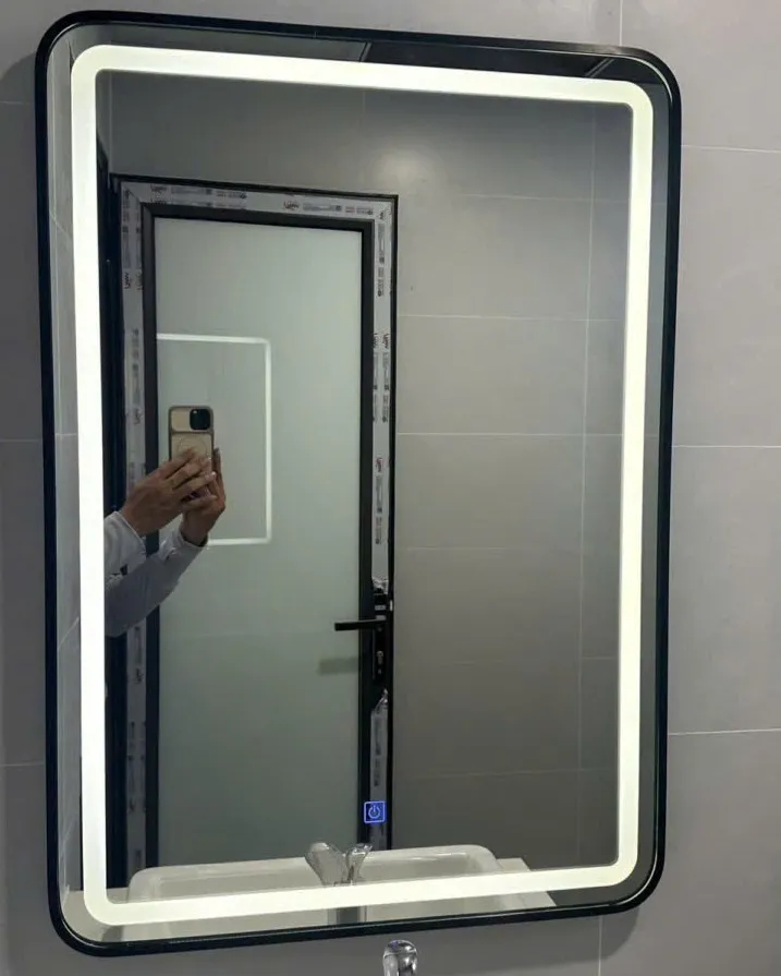Gương khung đen đèn led HCNV50