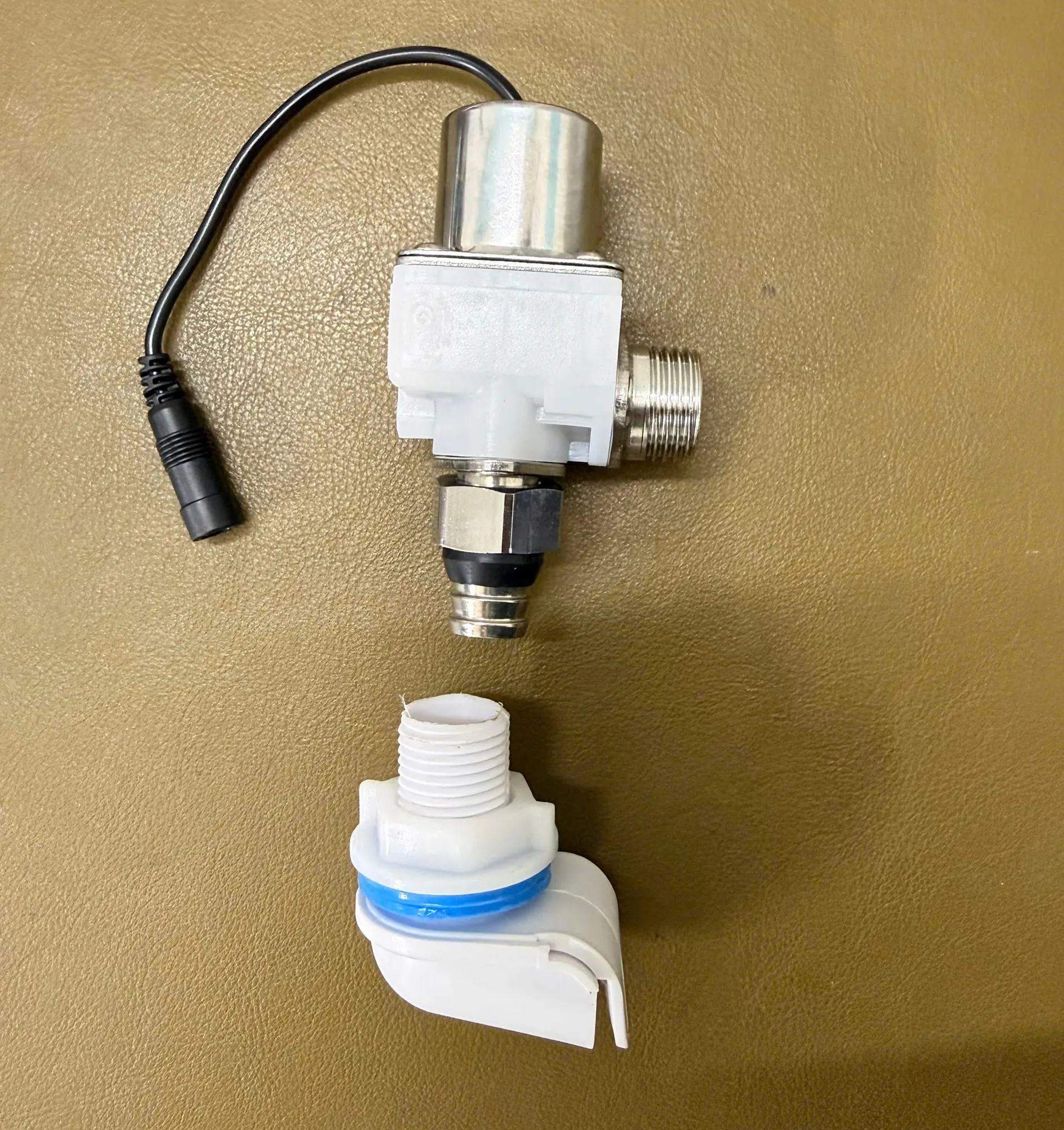 Sensor cảm biến van âm tường CAESAR kèm van chia nước